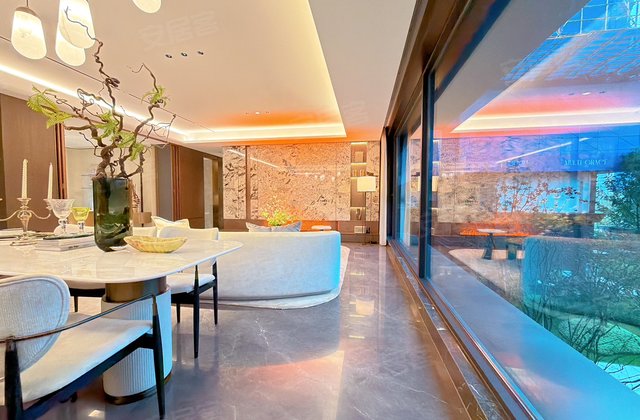 明星中央公园4室2厅135㎡60.3万二手房图片