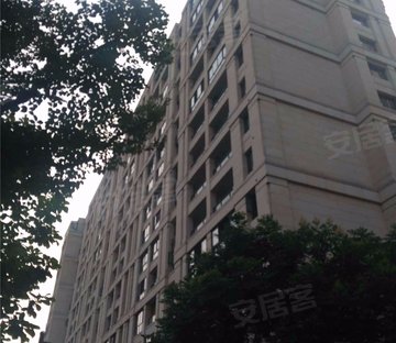 此房没有增值税和个税,购入成本低,精装修.