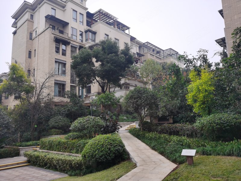 保利江上明珠朗园