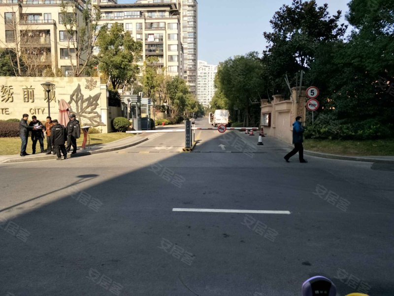 陆家嘴锦绣前城 