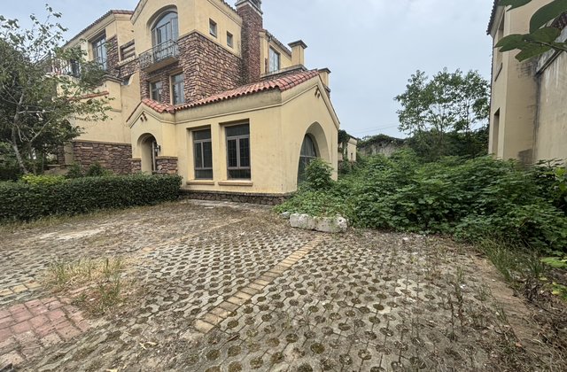 红莲湖高尔夫国际社区(别墅)5室2厅180㎡53万二手房图片