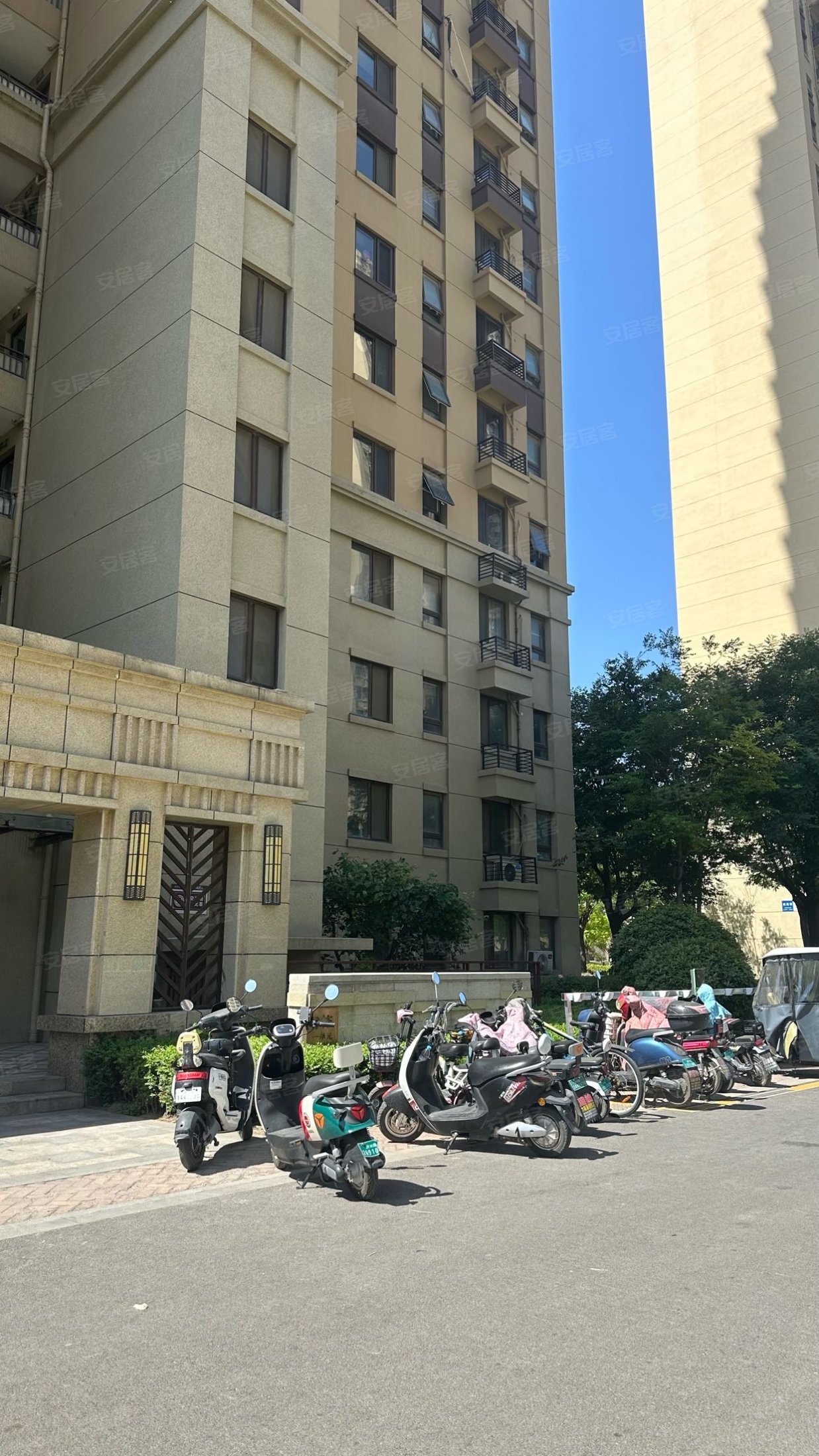 力高澜湖郡3室2厅2卫