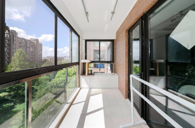 万科城花新园4室2厅139.65㎡998万二手房图片