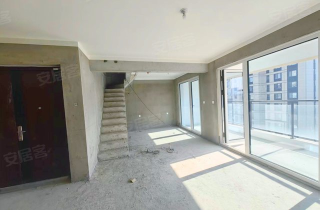 荣泰雍和府3室2厅168㎡285万二手房图片