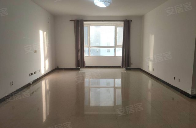 恬静园3室2厅2卫135㎡南北120万