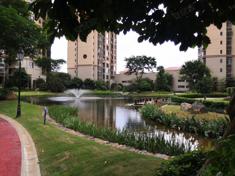 万昌东方巴黎水岸