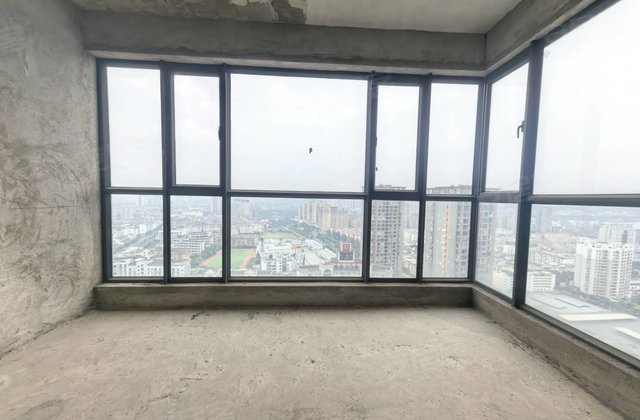 中龙时代中心4室2厅138㎡59.8万二手房图片