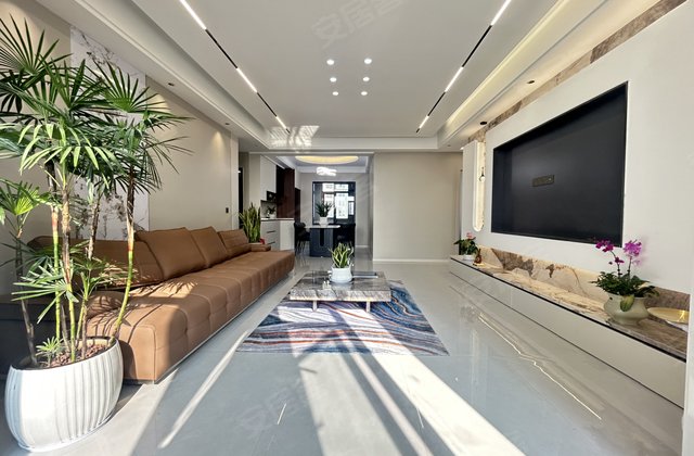 卢浮宫4室2厅140㎡83.8万二手房图片