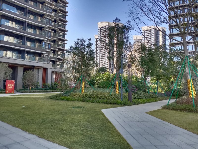 华发城建四季半岛翡翠湾,景秀四路588号-珠海华发城建四季半岛翡翠湾