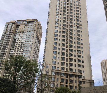 二环黄土坡 金泰国际三期名门 精装端头三房中上楼层