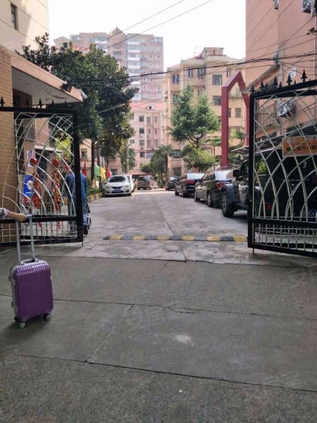 栖山路140弄小区 