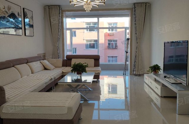 亿嘉名仕3室2厅1卫120㎡南北45万