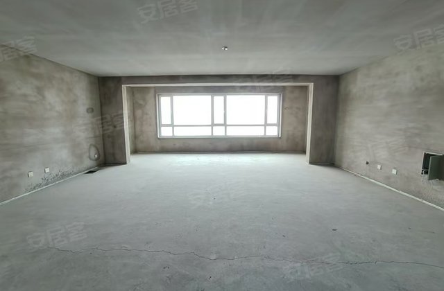 太阳7号公馆5室2厅407㎡380万二手房图片