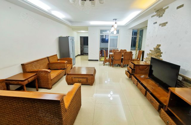 世贸雅苑3室2厅135.34㎡215万二手房图片