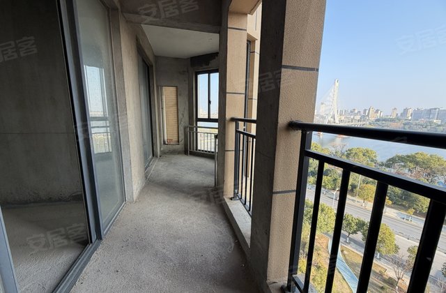 金海岸(A区)4室2厅145㎡76万二手房图片