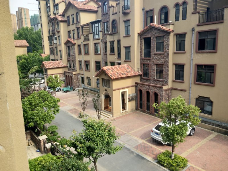 蓝天卡梅尔小镇