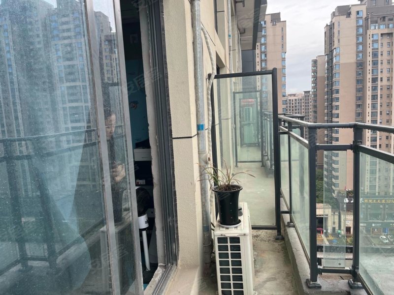 位于大茂城的电梯公寓采光好带双卫交通便利临地铁