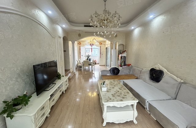 百事威尊邸二期3室2厅2卫134㎡南北55万