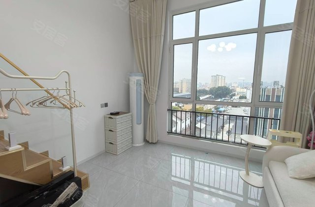 燕郊岩峰云裳1室2厅1卫45㎡南北33万