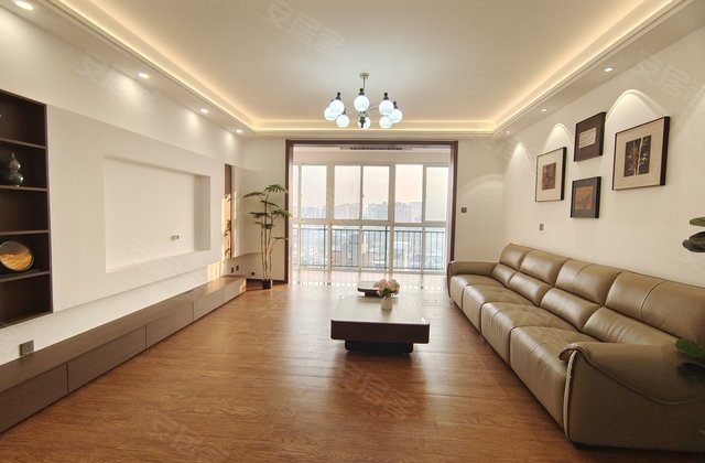 融辉城(一期)3室2厅134㎡56.8万二手房图片