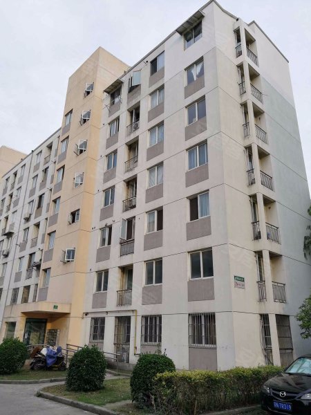 金鹤新城中房公寓 