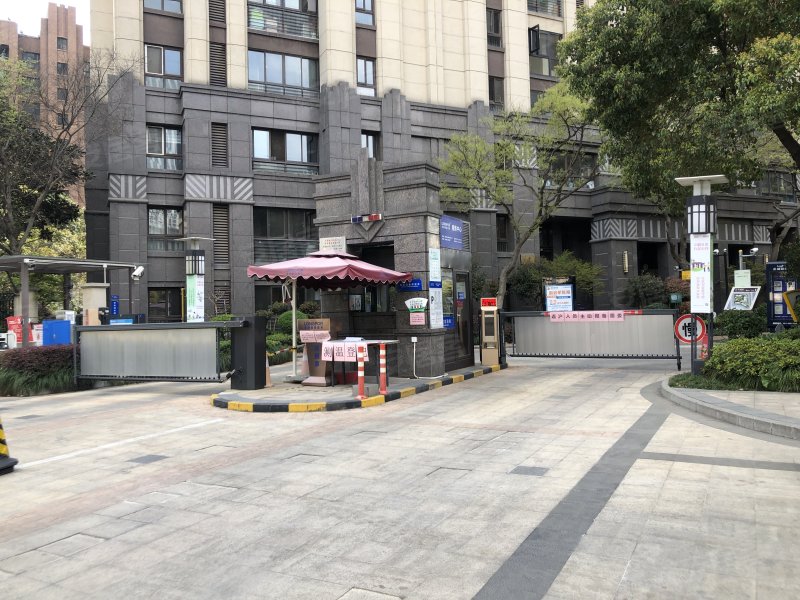 龙湖郦城(商住楼) 