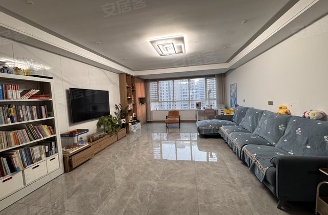 星河湾4室2厅196㎡155万二手房图片