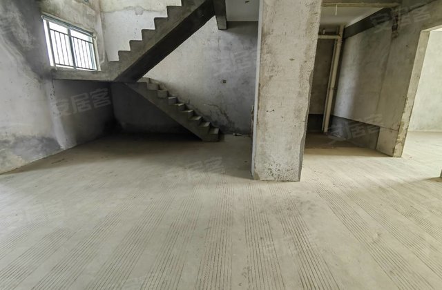 奥林匹克花园4室2厅206㎡67万二手房图片