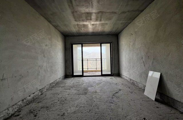 万象维也纳4室2厅121㎡42.8万二手房图片