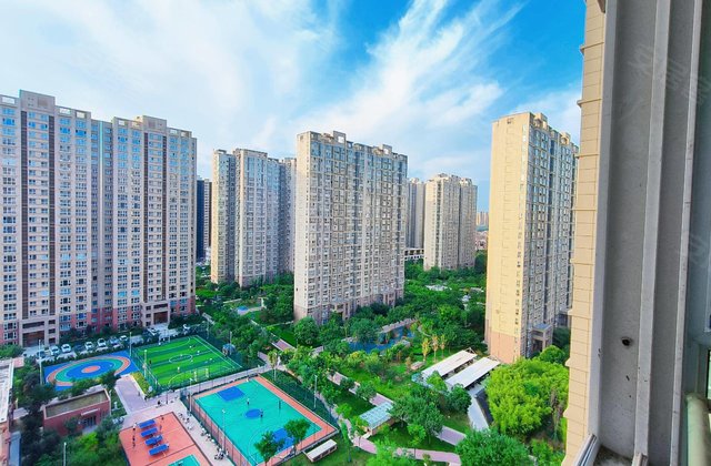 秦都花苑4室2厅174.32㎡114万二手房图片