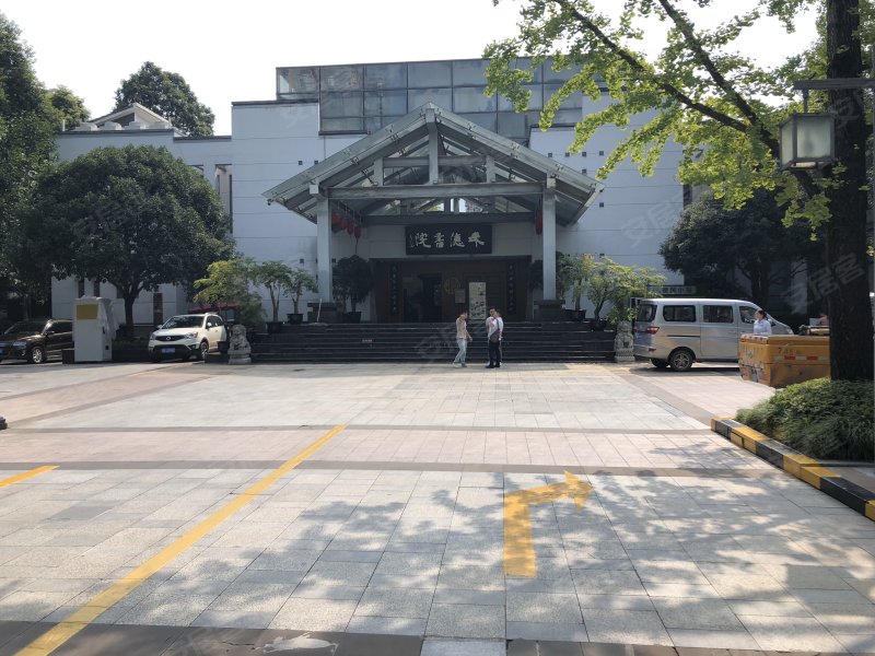 三利宅院白云渡