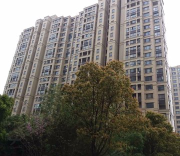 绿地华尔道名邸