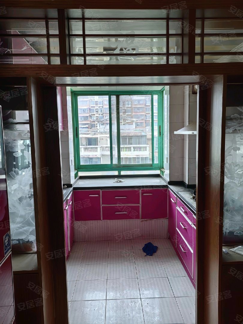 星加坡花园4室2厅2卫