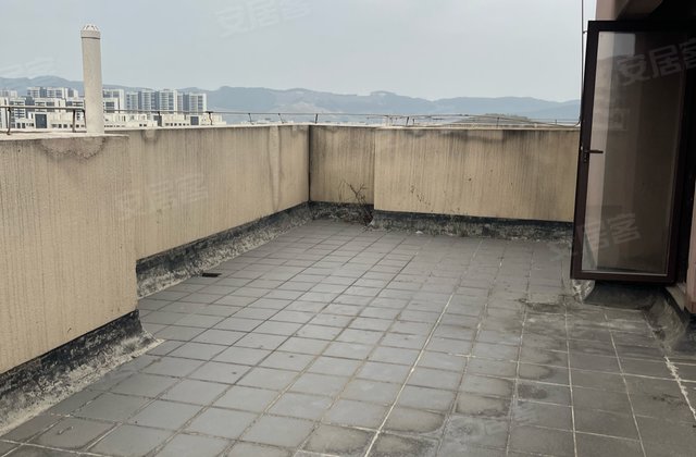 蔚莱别苑4室2厅145.9㎡112万二手房图片