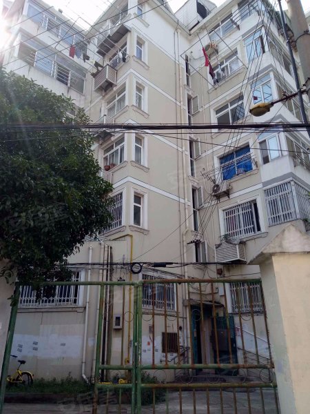 莲园路310弄小区 