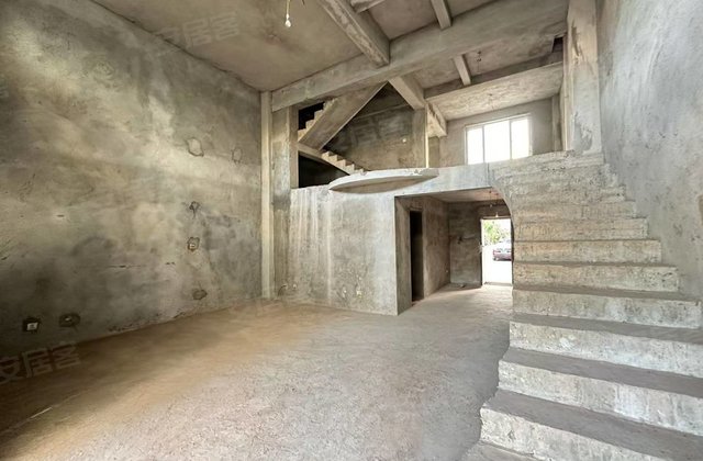 茶马古城4室1厅296㎡360万二手房图片