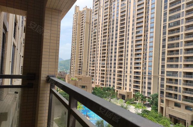 帝景山庄4室2厅143㎡68万二手房图片