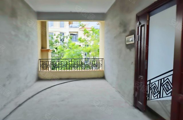 雅居乐三千院5室2厅350.69㎡310万二手房图片