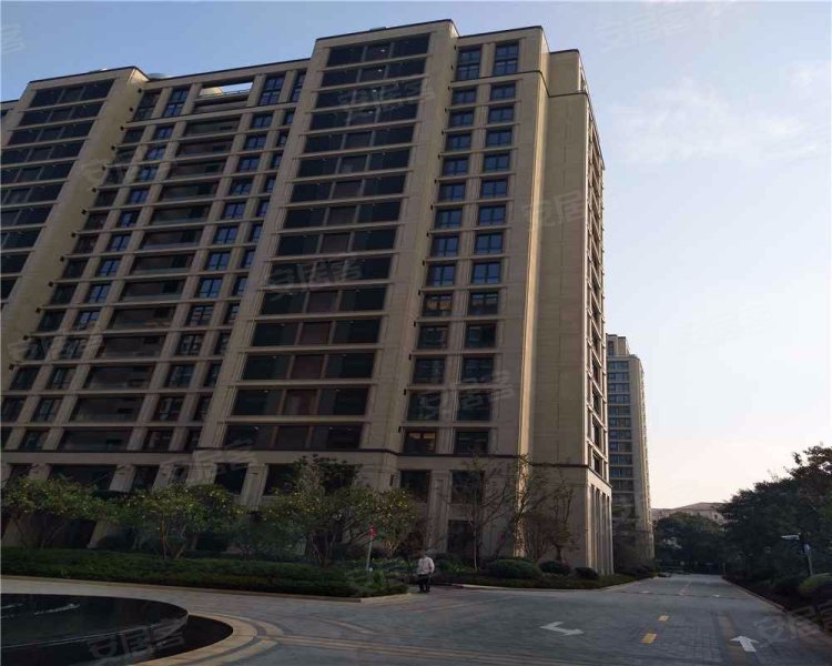 九龙仓滨江壹十八 