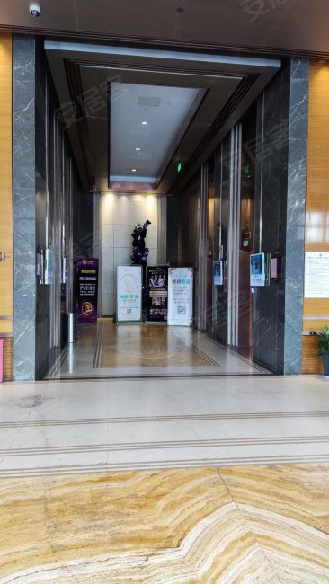 世茂广场1室1厅1卫