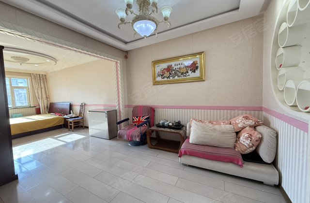 龙湾会馆2室1厅77.27㎡40万二手房图片