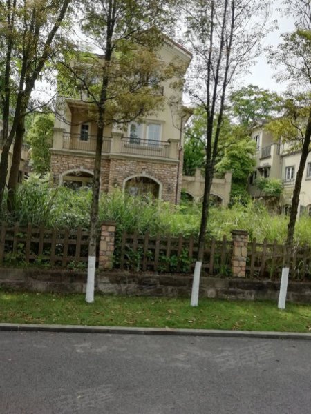 庆隆南山高尔夫国际社区柏翠庄