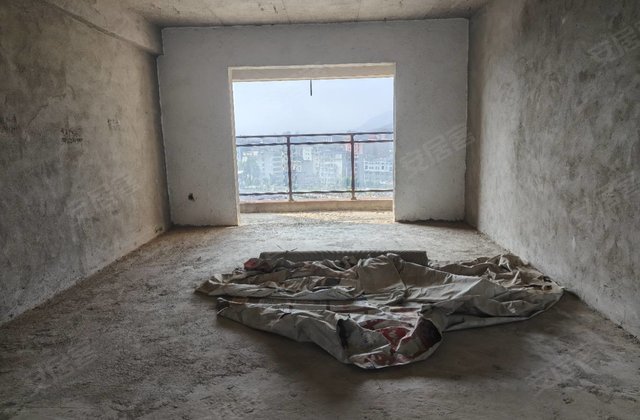 滨江凤凰城3室2厅133㎡79万二手房图片