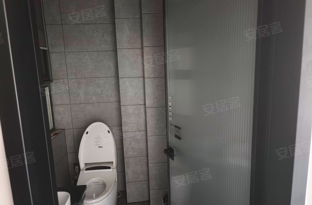 中央花园3室1厅118㎡75万二手房图片