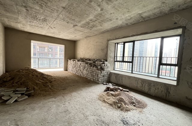 光明1号4室2厅153㎡199.8万二手房图片