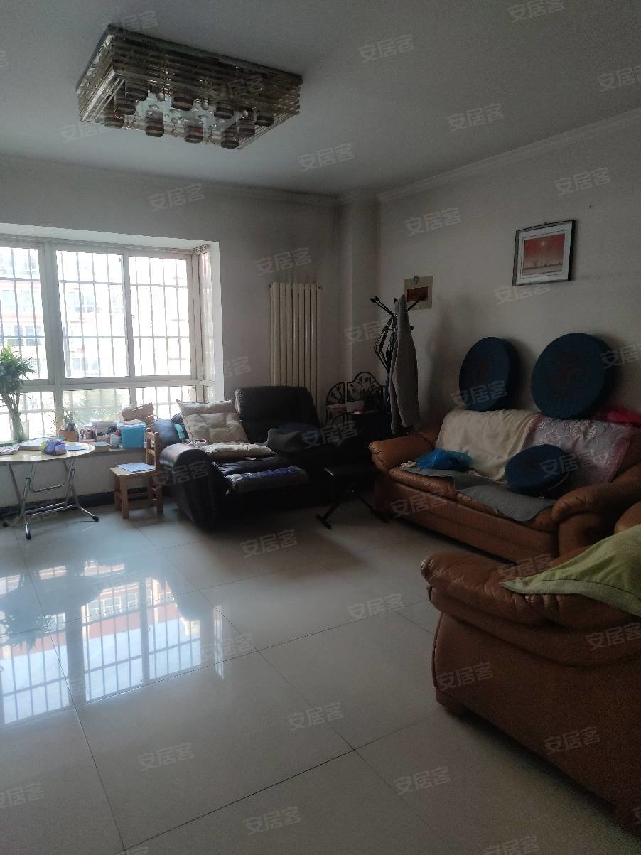 嘉汇城 电梯小高层 精装四室 单价低