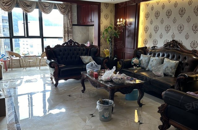 中宏御园4室2厅219㎡350万二手房图片