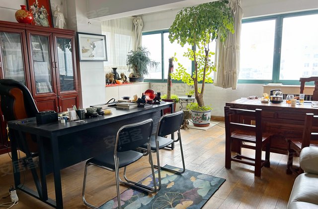 菊林公寓4室2厅207.43㎡248万二手房图片