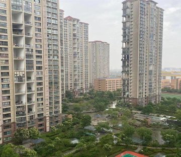 万科坤和湛蓝云镜