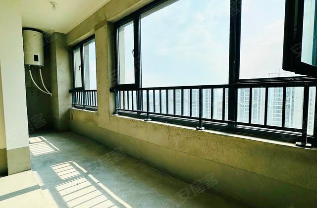 国投开元府4室2厅142.43㎡112万二手房图片